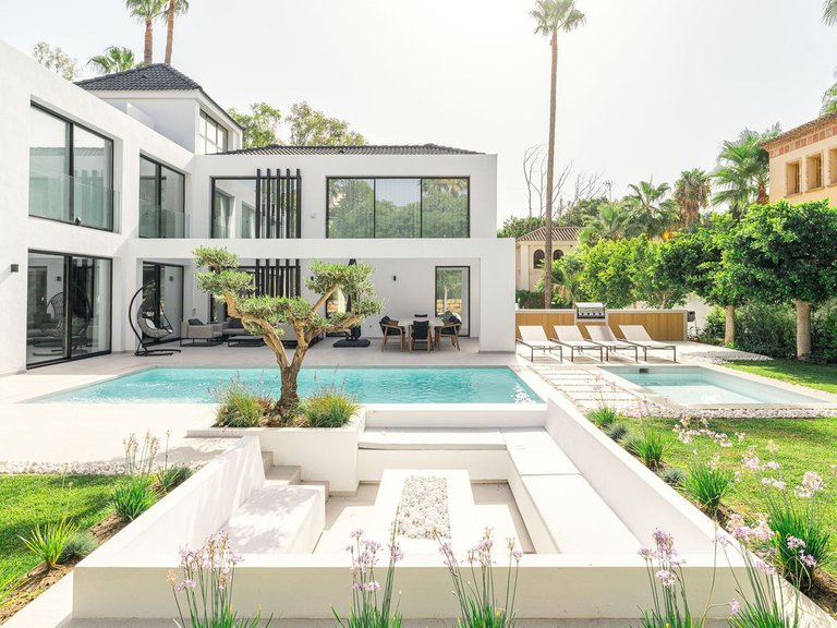 Villa for Sale in Nueva Andalucía, Malaga 11