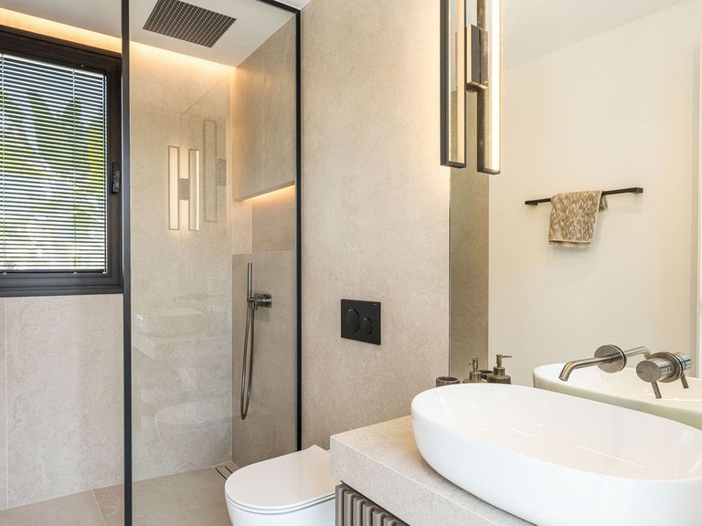 Villa for Sale in Nueva Andalucía, Malaga 26