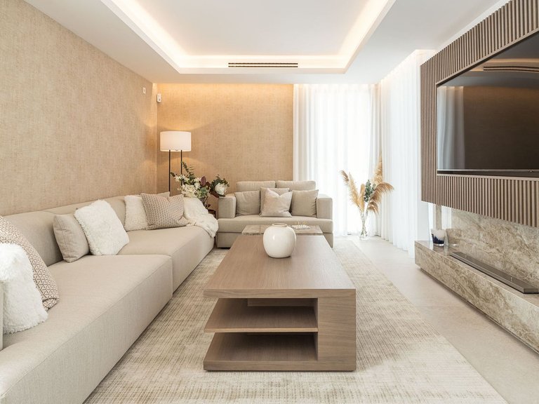 Villa for Sale in Nueva Andalucía, Malaga 3