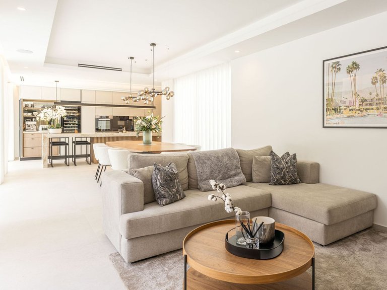 Villa for Sale in Nueva Andalucía, Malaga 4