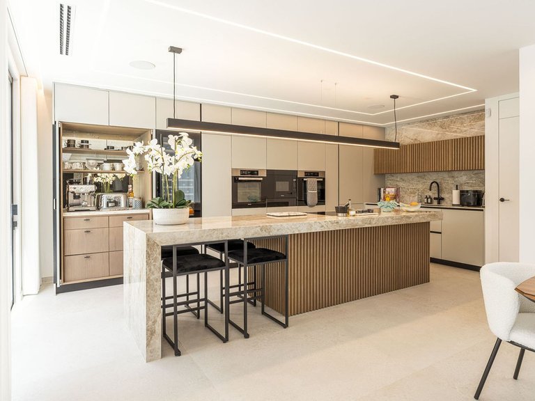 Villa for Sale in Nueva Andalucía, Malaga 8