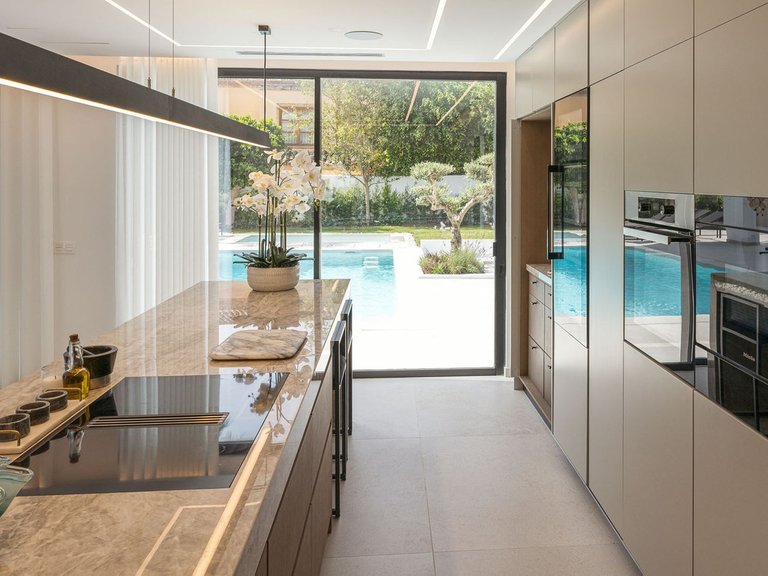 Villa for Sale in Nueva Andalucía, Malaga 9