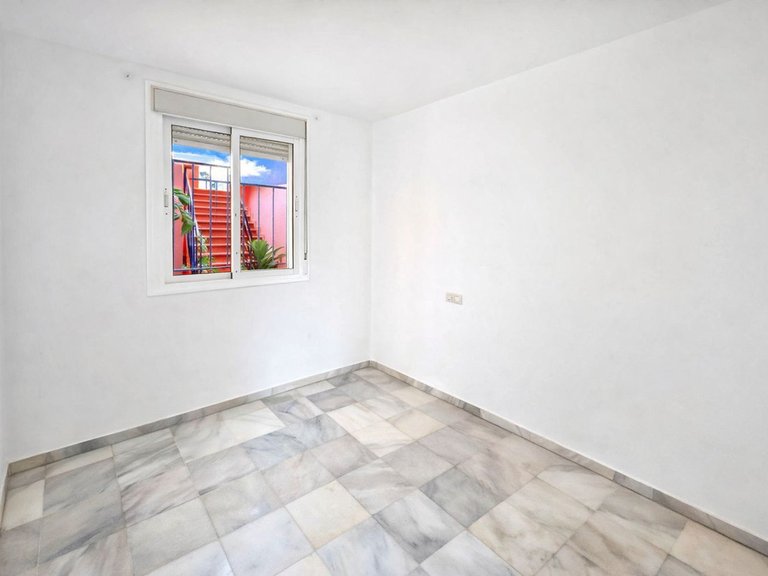 Apartment for Sale in La Duquesa, Malaga 18