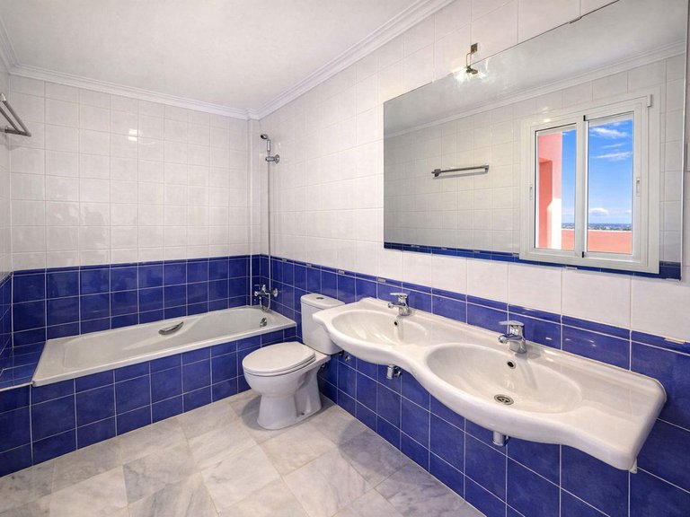 Apartment for Sale in La Duquesa, Malaga 22