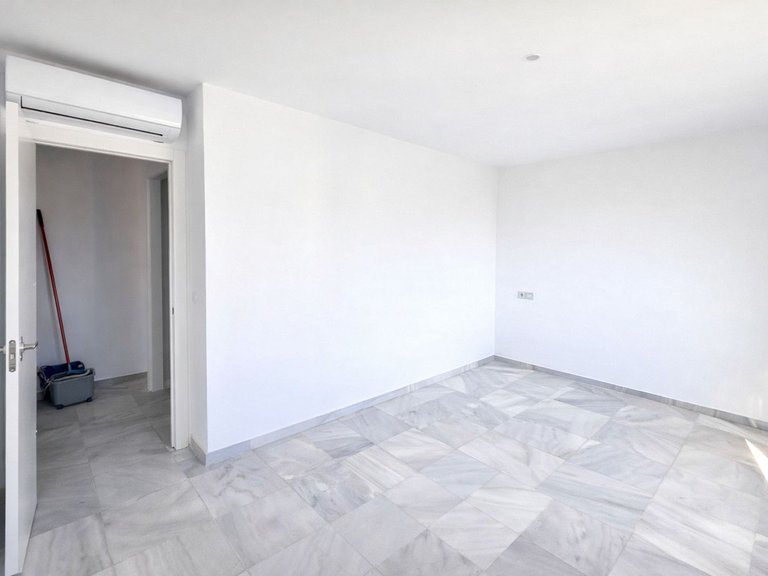 Apartment for Sale in La Duquesa, Malaga 33
