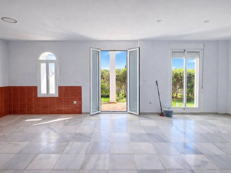 Apartment for Sale in La Duquesa, Malaga 5