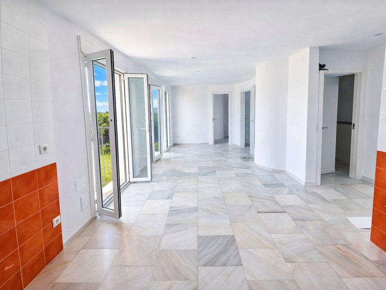 Apartment for Sale in La Duquesa, Malaga 9