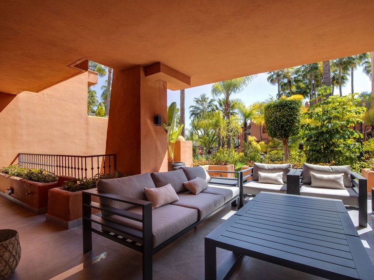 Apartment for Sale in Puerto Banús, Malaga 10