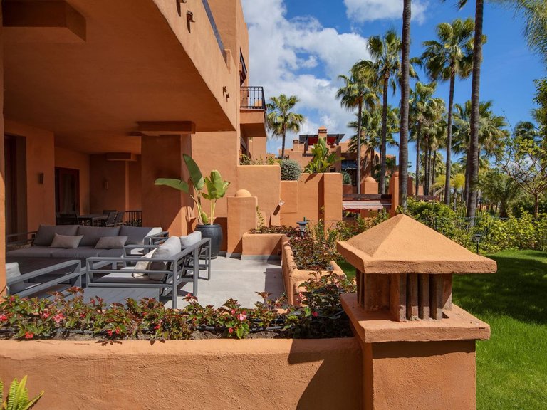 Apartment for Sale in Puerto Banús, Malaga 11
