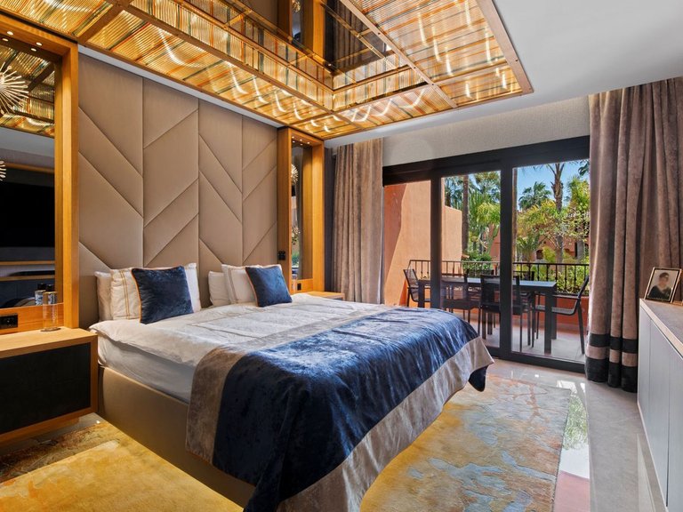 Apartment for Sale in Puerto Banús, Malaga 20