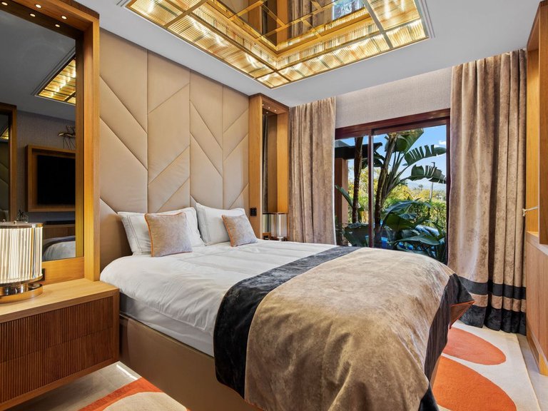 Apartment for Sale in Puerto Banús, Malaga 25