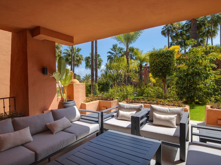 Apartment for Sale in Puerto Banús, Malaga 7