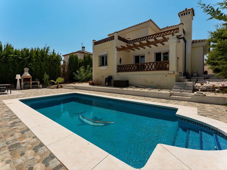 Villa for Sale in Coín, Malaga 1
