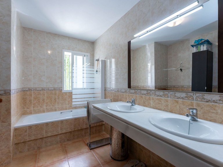 Villa for Sale in Coín, Malaga 15
