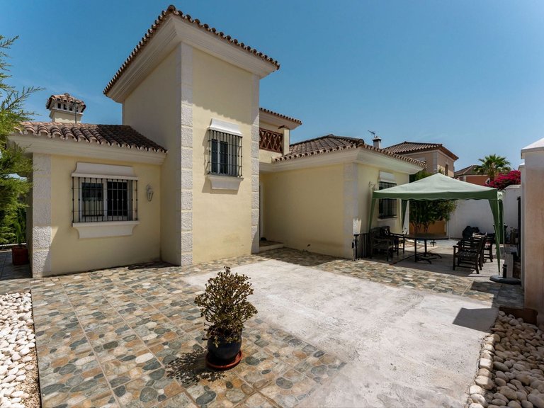 Villa for Sale in Coín, Malaga 2