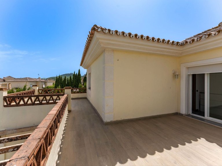 Villa for Sale in Coín, Malaga 26