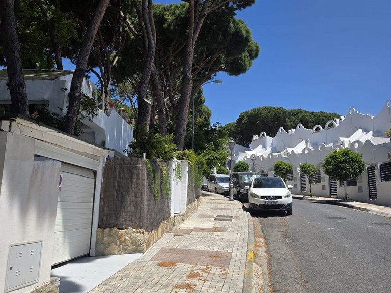 Villa for Sale in Hacienda Las Chapas, Malaga 33