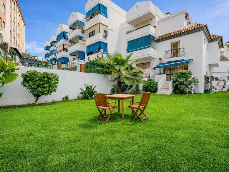 Villa for Sale in Estepona, Malaga 1