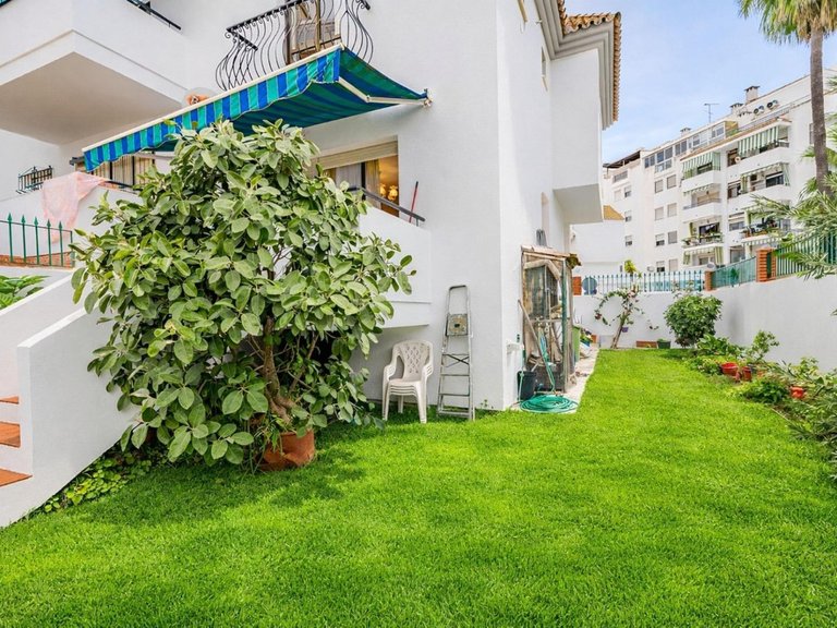 Villa for Sale in Estepona, Malaga 2