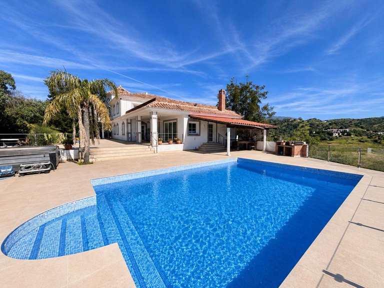 Villa for Sale in La Cala, Malaga 1