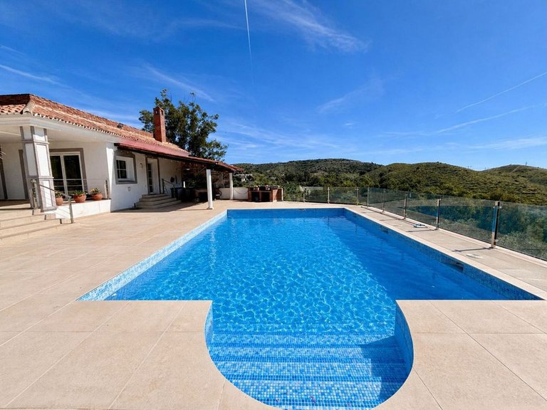 Villa for Sale in La Cala, Malaga 32