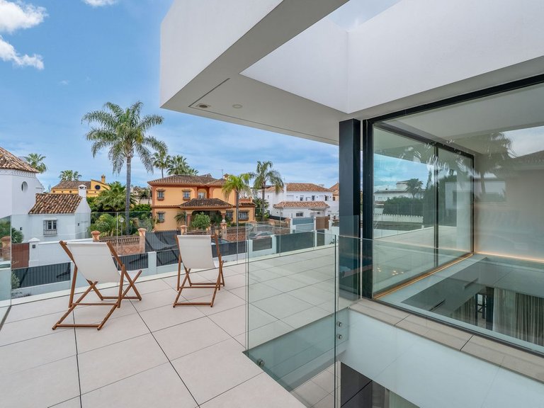 Villa for Sale in San Pedro De Alcántara, Malaga 17