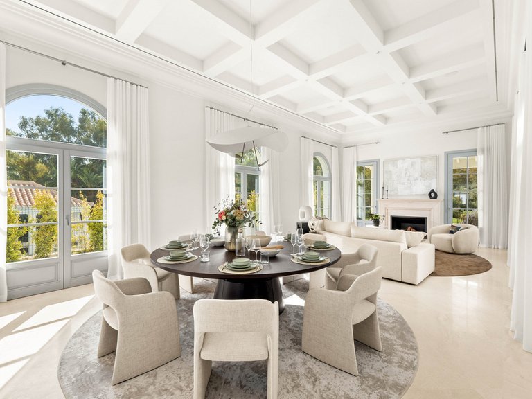 Villa for Sale in Costa del Sol Nueva Andalucía, Malaga 3