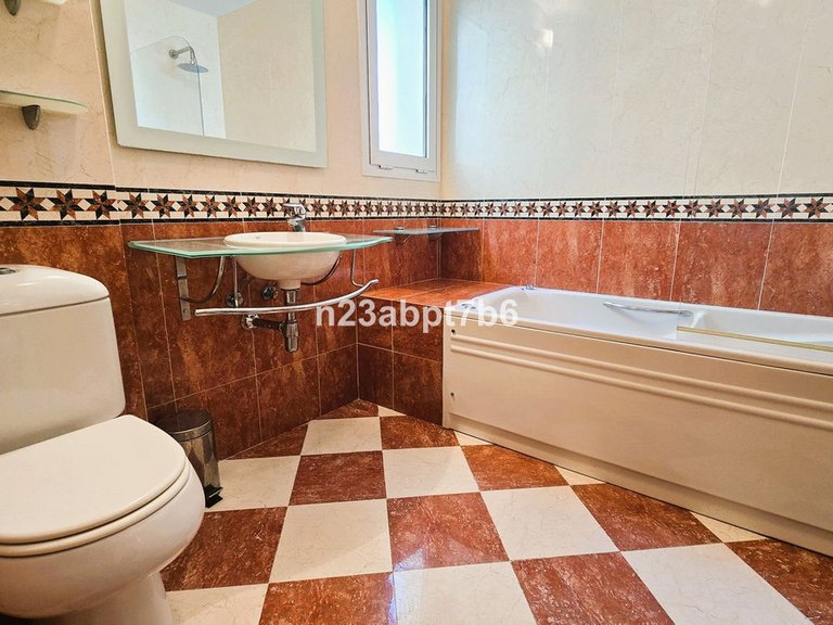 Apartment for Sale in Nueva Andalucía, Malaga 9