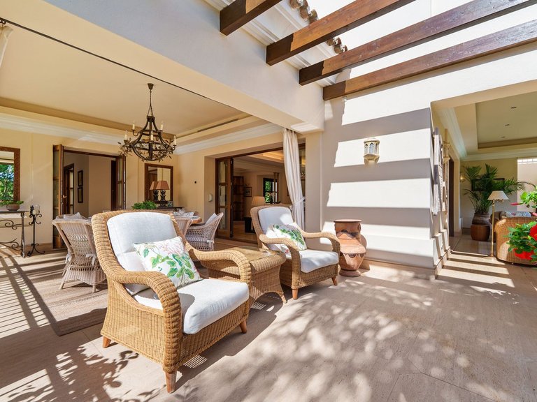 Villa for Sale in The Golden Mile, Malaga 11