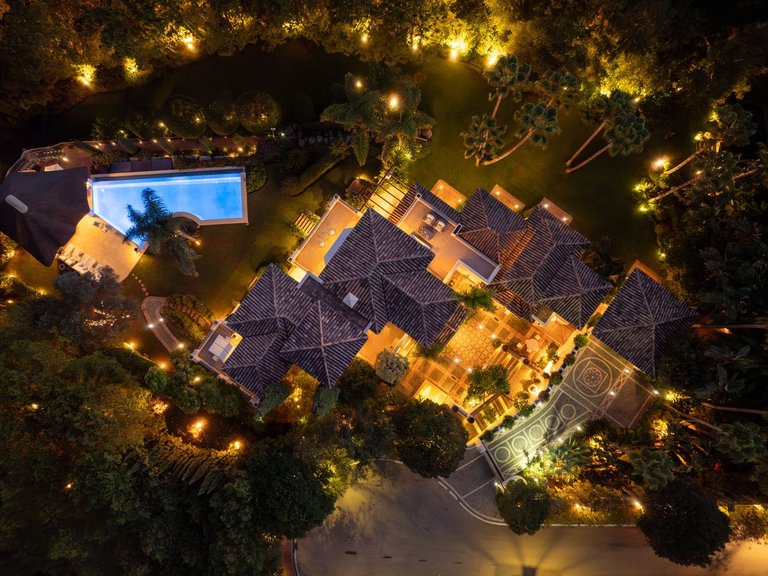 Villa for Sale in The Golden Mile, Malaga 35