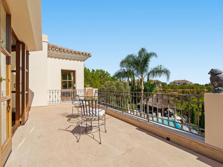Villa for Sale in The Golden Mile, Malaga 45