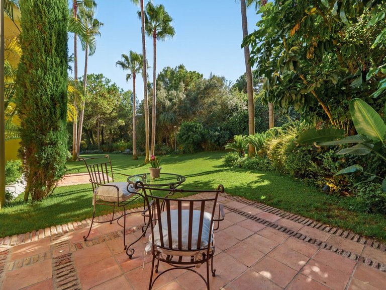 Villa for Sale in The Golden Mile, Malaga 46