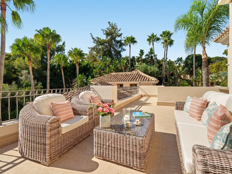 Villa for Sale in The Golden Mile, Malaga 5