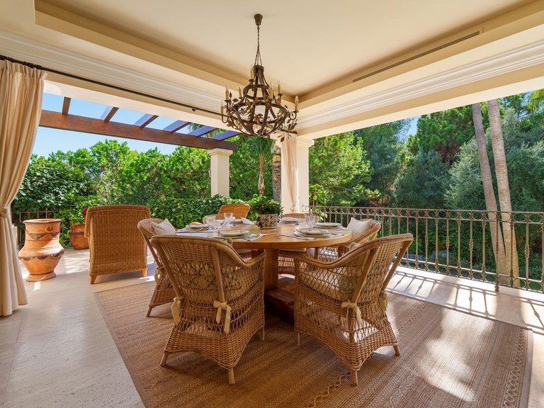 Villa for Sale in The Golden Mile, Malaga 6