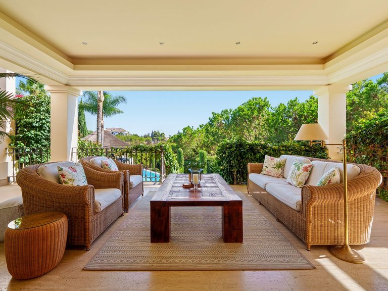 Villa for Sale in The Golden Mile, Malaga 9