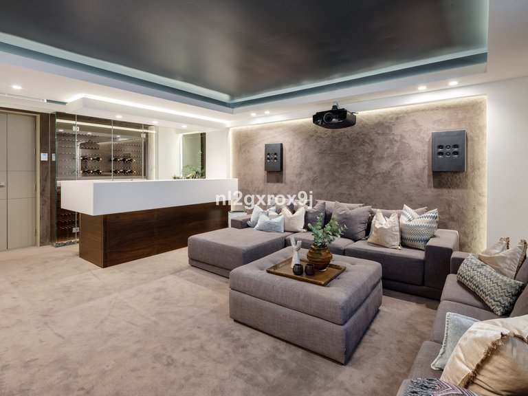 Villa for Sale in The Golden Mile, Malaga 13