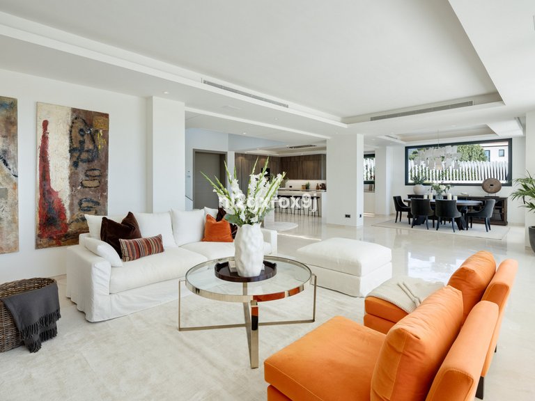 Villa for Sale in The Golden Mile, Malaga 17