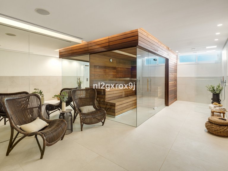 Villa for Sale in The Golden Mile, Malaga 2