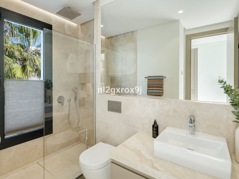 Villa for Sale in The Golden Mile, Malaga 22