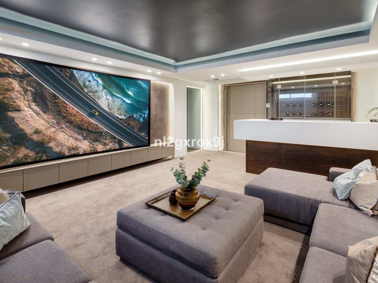 Villa for Sale in The Golden Mile, Malaga 27