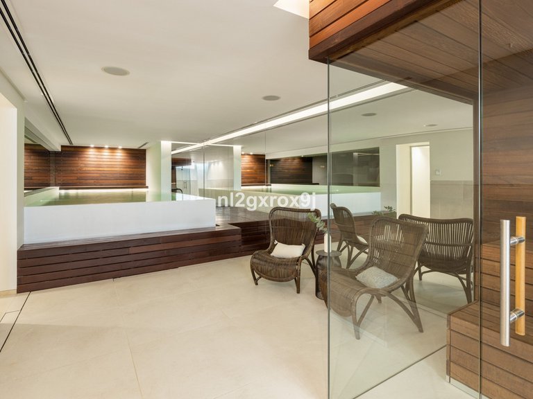 Villa for Sale in The Golden Mile, Malaga 30