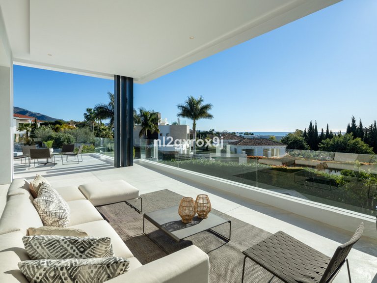 Villa for Sale in The Golden Mile, Malaga 32