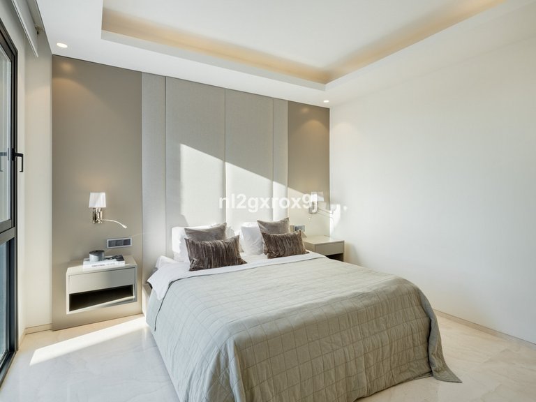Villa for Sale in The Golden Mile, Malaga 34