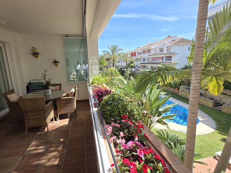 Apartment for Sale in The Golden Mile, Malaga 11
