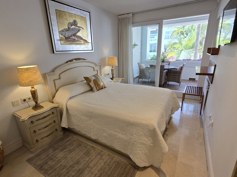 Apartment for Sale in The Golden Mile, Malaga 13