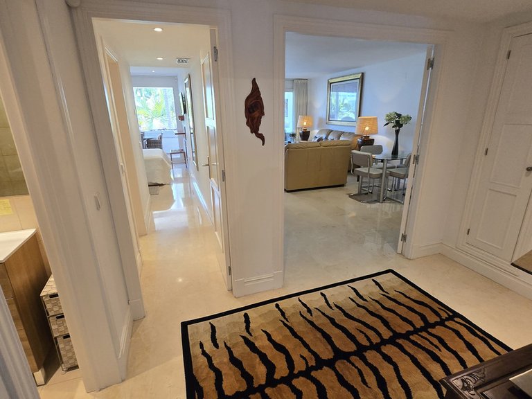 Apartment for Sale in The Golden Mile, Malaga 19