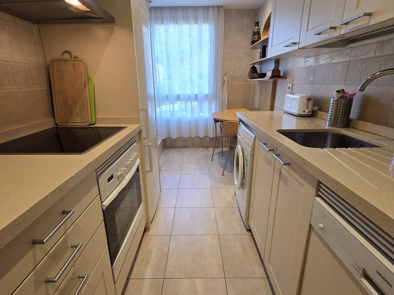 Apartment for Sale in The Golden Mile, Malaga 20