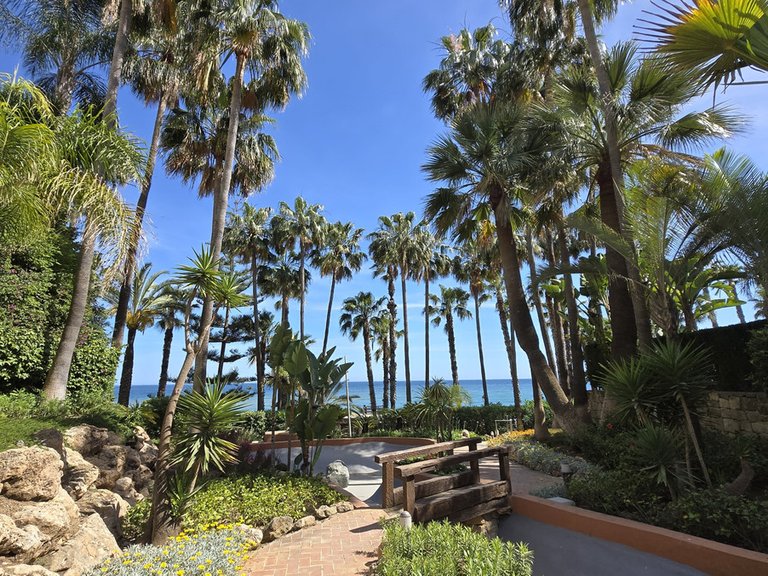 Apartment for Sale in The Golden Mile, Malaga 26