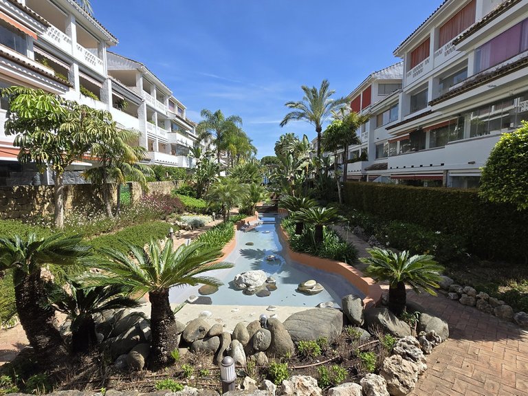 Apartment for Sale in The Golden Mile, Malaga 28
