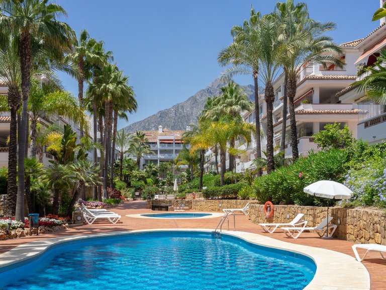 Apartment for Sale in The Golden Mile, Malaga 4